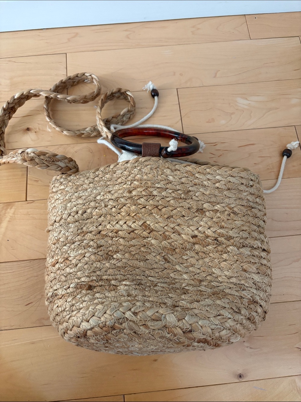 Aritzia Natural Woven Tote with Tortoiseshell Handles - Picture 5 of 6
